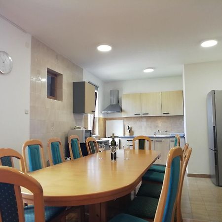 Apartments Ljilja 宁 外观 照片