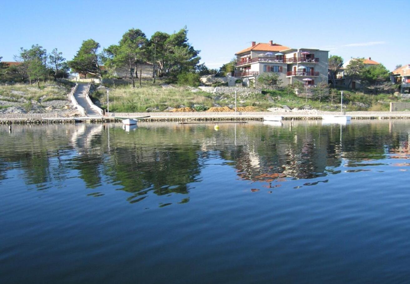 Apartments Ljilja 宁 外观 照片